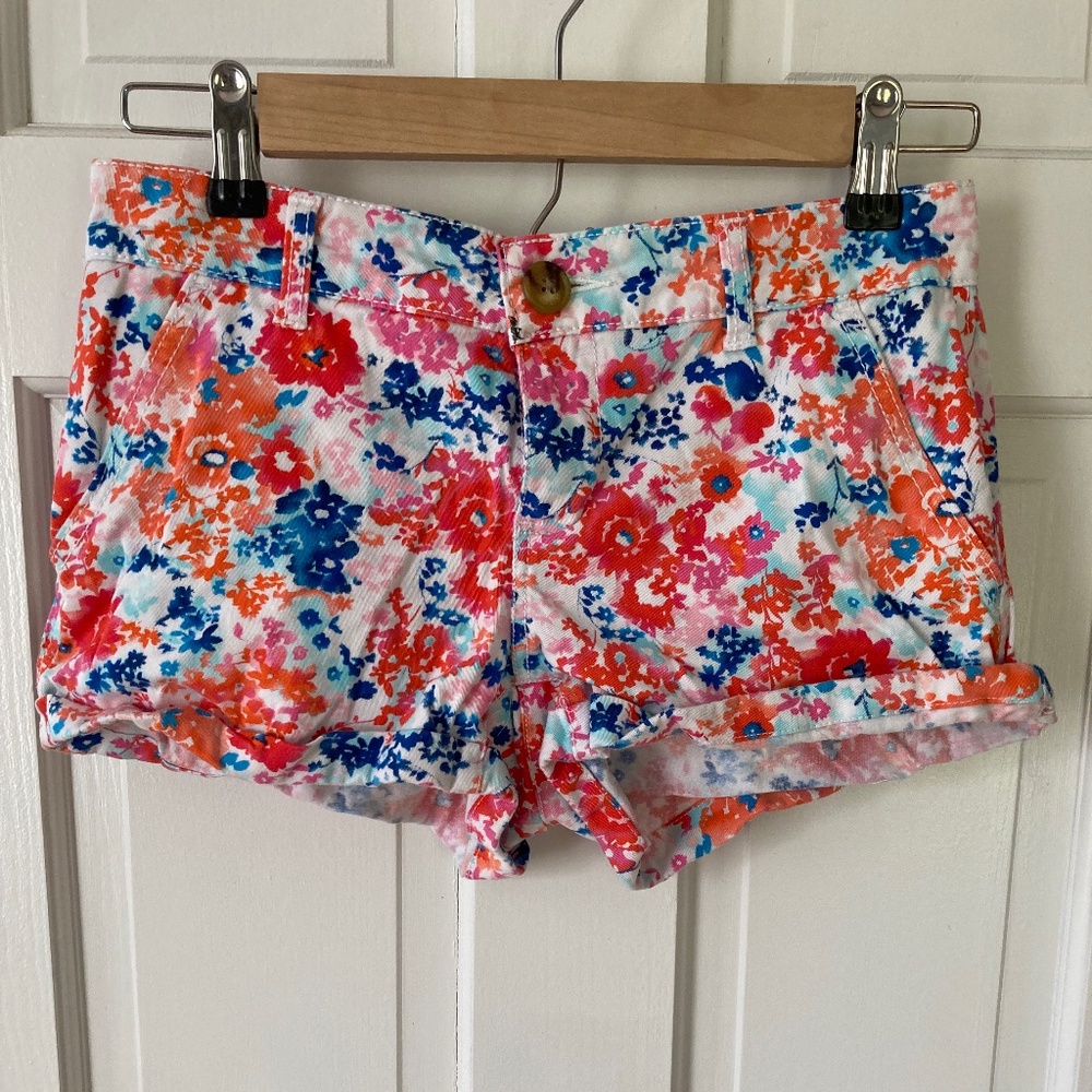 floral shorts